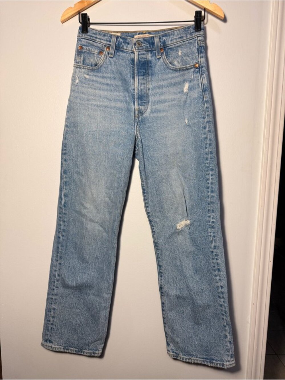 Levi's® Premium RIBCAGE STRAIGHT ANKLE WOMEN'S JEANS size 25 - Picture 3 of 9